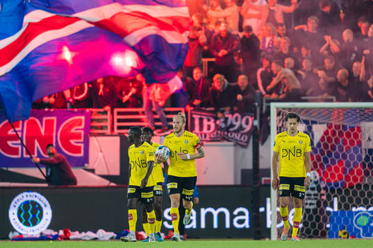 Gjermund Åsen nd Colin Rösler of Lillestrøm looks
