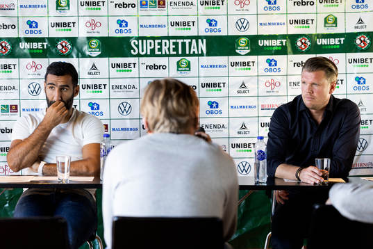 Norrbys tränare Mak Lind och Örebros tränare Christian
