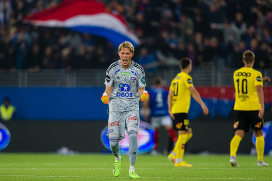 Magnus Smelhus Sjøeng of Vålerenga celebrates