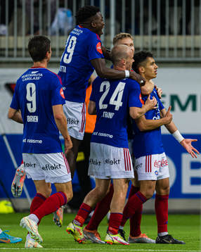 Osame Sahraoui of Vålerenga celebrates