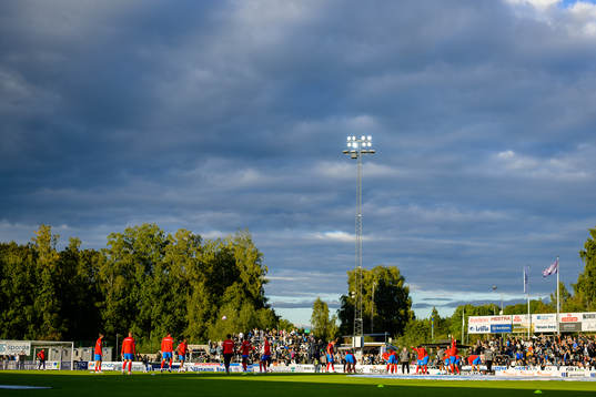Helsingborgs spelare värmer upp före fotbollsmatchen i