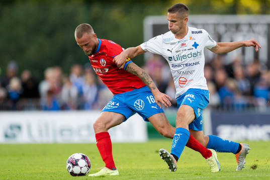 Helsingborgs Alexander Faltsetas och Värnamos Oscar