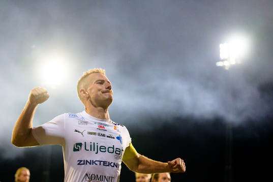 Värnamos Freddy Winsth jublar