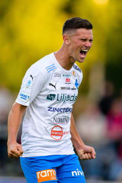 Värnamos Marcus Antonsson jublar