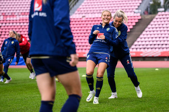 Amanda Nildén and Linda Sembrant of the Swedish women's