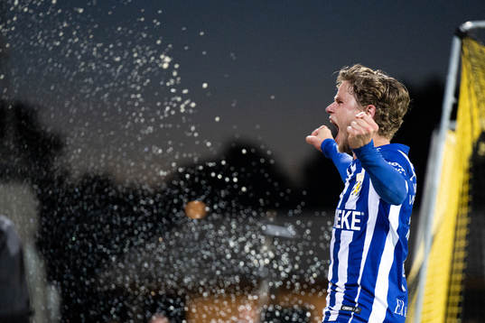 Bläddra bland fler bilder av Fotboll, Allsvenskan, Mjällby - IFK Göteborg