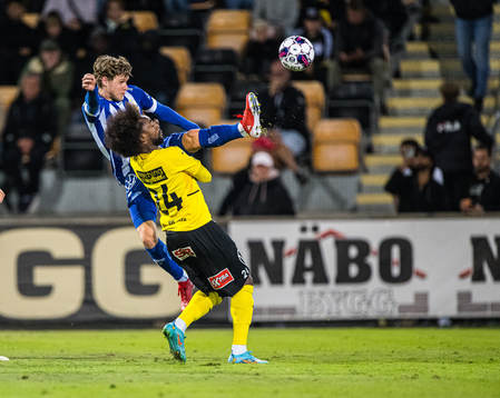 IFK Göteborgs Gustaf Norlin och Mjällbys Heradi Rashidi