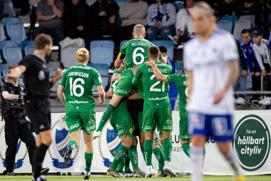 Hammarbys spelare jublar