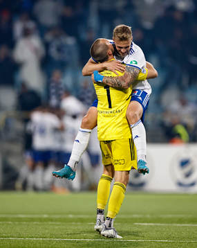 IFK Norrköpings målvakt Oscar Jansson och Marco Lund