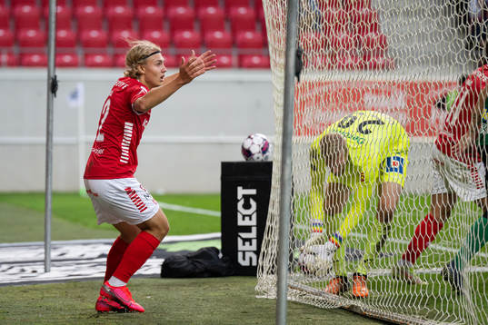 Kalmars Sebastian Nanasi reagerar