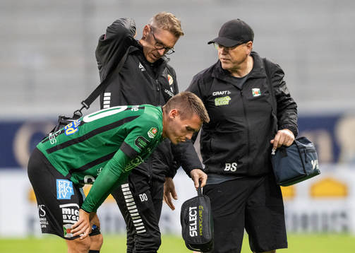 Varbergs Tobias Carlsson utbytt