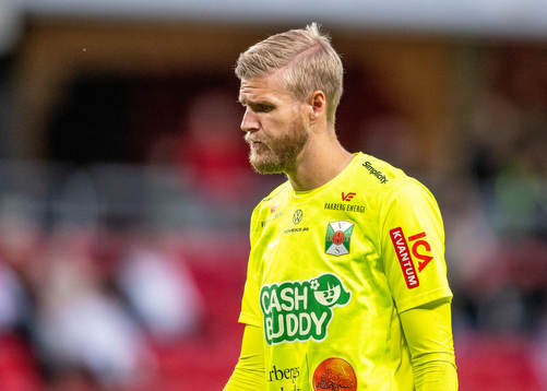 Varbergs målvakt Fredrik Andersson deppar