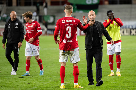 Kalmars David Kristjan Olafsson och tränare Henrik