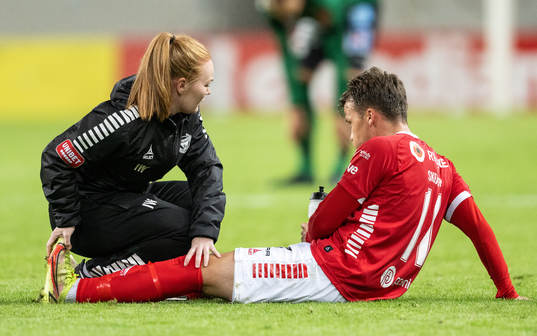 Kalmars Sebastian Nanasi har ont