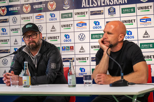 Varbergs tränare Joakim Persson och Kalmars tränare