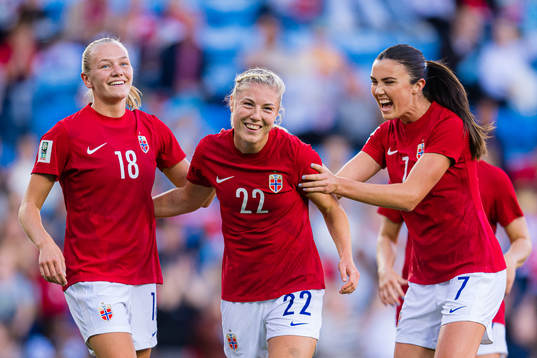 Bläddra bland fler bilder av Football, FIFA Women's World Cup Qualifier, Norway - Albania