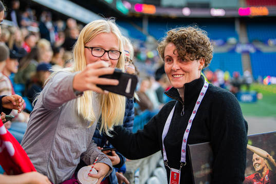 Isabell Herlovsen at half-time break