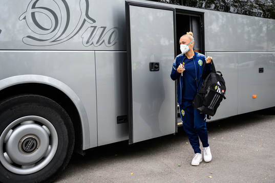 Hanna Bennison of Sweden arrives at Tampere Stadium