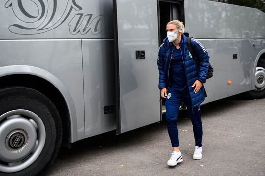 Jonna Andersson arrives at Tampere Stadium
