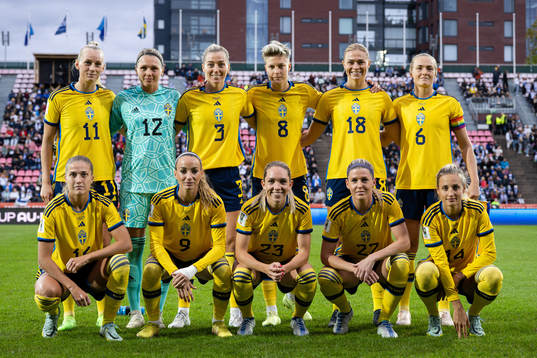 The starting eleven of Sweden pose for a team photo