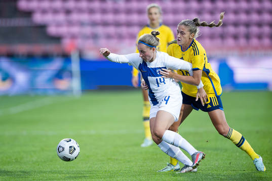 Heidi Kollanen of Finland and Filippa Angeldahl of Sweden