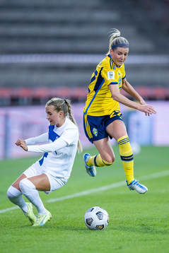 Ria Öling of Finland and Olivia Schough of Sweden