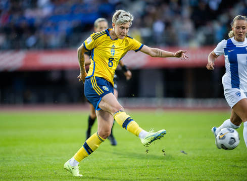 Lina Hurtig of Sweden scores  the 0-2 goal