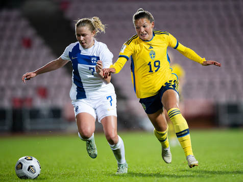 Emmi Siren of Finland and Johanna Rytting Kaneryd of Sweden