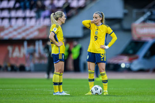 Elin Rubensson and Kosovare Asllani of Sweden