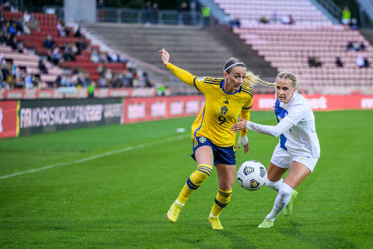 Kosovare Asllani of Sweden and Ria Öling of Finland