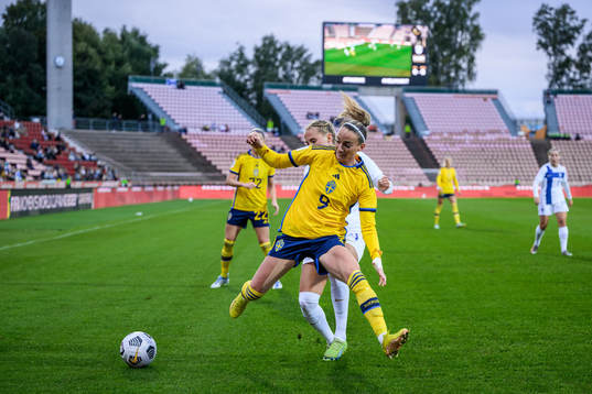 Kosovare Asllani of Sweden and Ria Öling of Finland