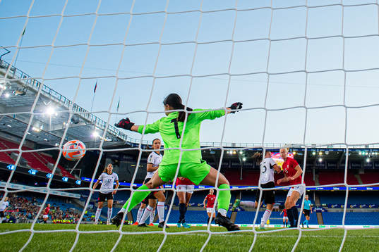 Sara Iren Lindbak Hørte of Norway scores the 5-0 goal