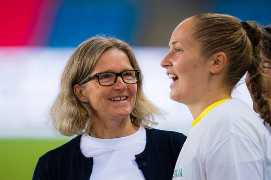 Hege Riise, head coach of Norway, and Aurora Mikalsen of