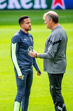 Martin Olsson and head coach Åge Hareide