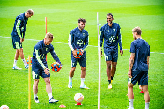 Erdal Rakip and Isaac Kiese Thelin