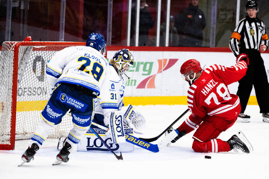 Leksands målvakt Kasimir Kaskisuo och Timrås Robin Hanzl