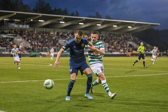 Piotr Johansson of Djurgården and Andrew Lyons of Shamrock