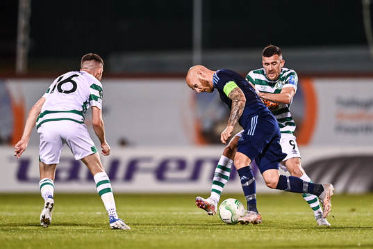 Haris Radetinac of Djurgården and Aaron Greene of Shamrock