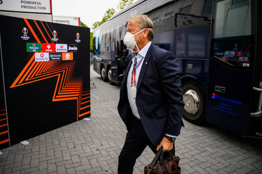 Head coach Åge Hareide arrives
