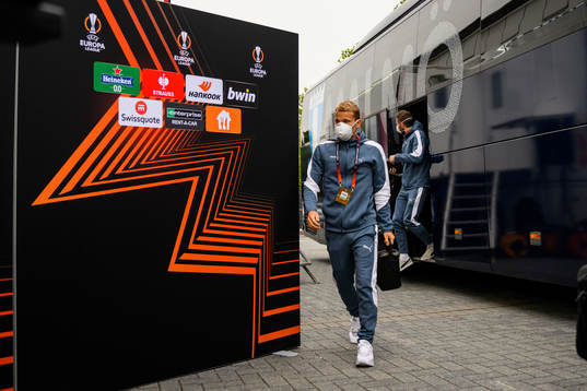 Oscar Lewicki of Malmö FF arrives