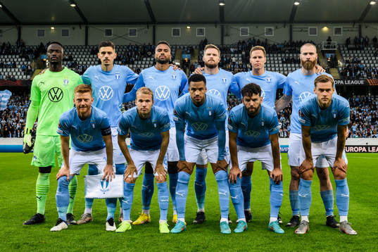 The starting eleven of Malmö FF pose for a photo