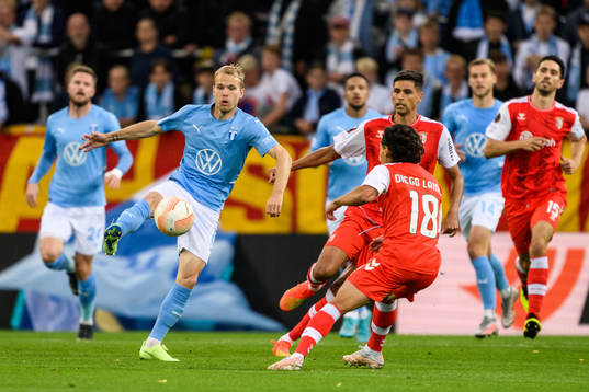 Anders Christiansen of Malmö FF and Diego Lainez of Braga