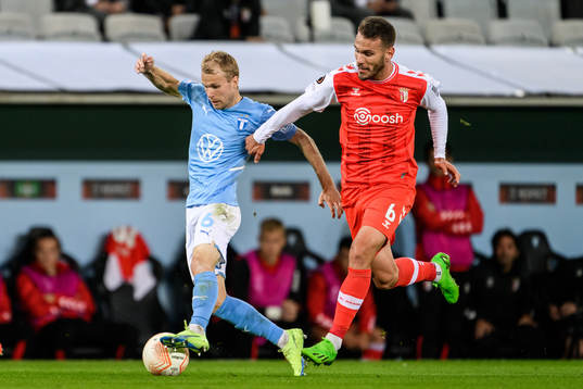 Oscar Lewicki of Malmö FF and Nuno Sequeira of Braga