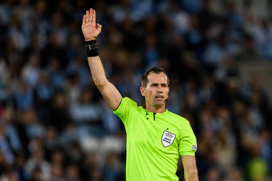 Referee Duje Strukan