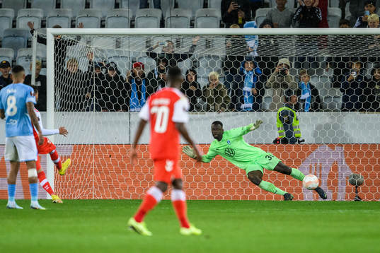 goalkeeper Ismael Diawara of Malmö FF lets in 0-2