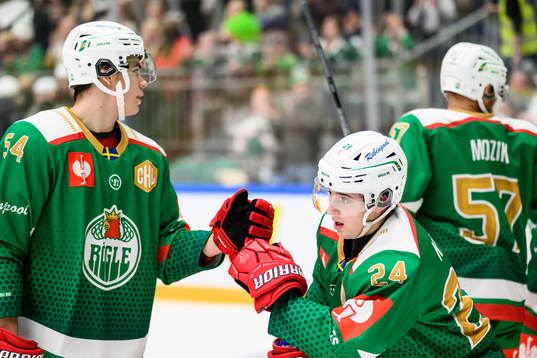 Marco Kasper of Rögle celebrates with William Wallinder