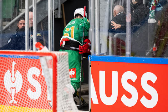 Ludvig Larsson of Rögle leaves the ice in pain