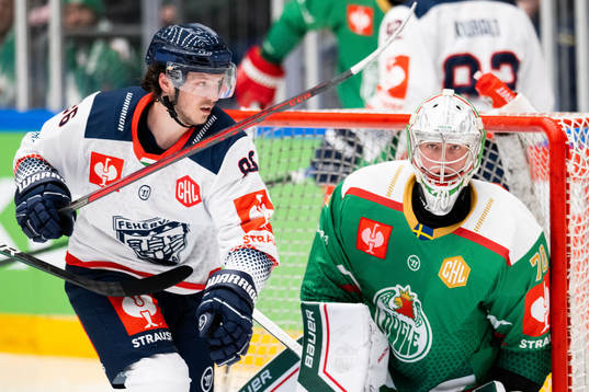 Patrick Newell of Fehervar and goalkeeper Calle Clang of