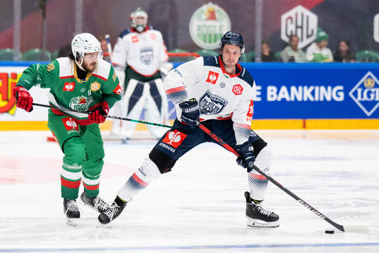 Dennis Everberg of Rögle and Ben Betker of Fehervar