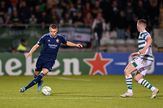 Piotr Johansson of Djurgården and Andrew Lyons of Shamrock